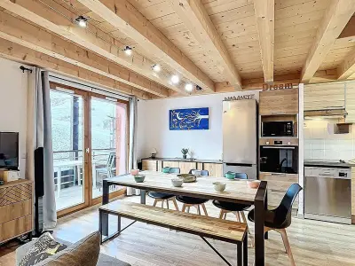 Appartement à Le Corbier, Duplex rénové, 8/10 pers, skis aux pieds, balcon sud, calme, piscine chauffée - L956252
