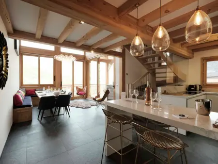 Chalet avec jacuzzi, sauna, accès direct aux pistes et Wifi - Photo 4