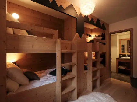 Chalet avec jacuzzi, sauna, accès direct aux pistes et Wifi - Photo 11