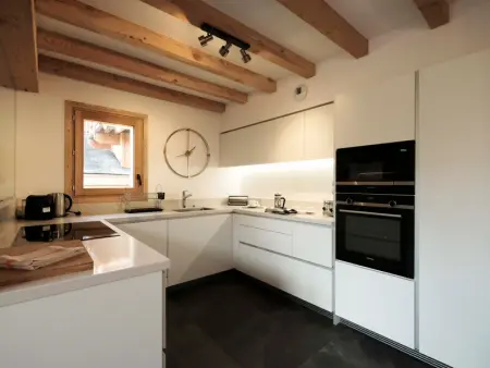 Chalet avec jacuzzi, sauna, accès direct aux pistes et Wifi - Photo 13