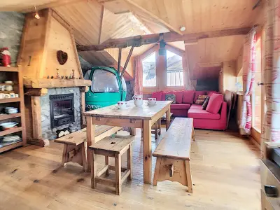 Chalet à Saint Martin de Belleville, Chalet en bois, 4 chambres, WIFI, skis, parking proche, 8 pers - L851727