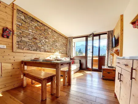 Appartement à Les Menuires, Appartement rénové avec 2 balcons, au cœur de la station, proche pistes et commerces - L956289