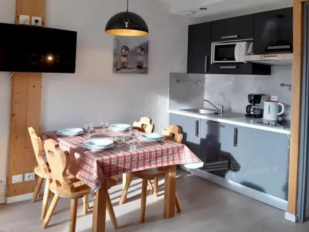 Appartement à Les Menuires, Studio rénové avec balcon, proche des pistes, 3 pers, non fumeur - L956325