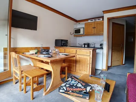 Appartement à Les Menuires, Appartement standard  Départ ski aux pieds  Balcon - L956345