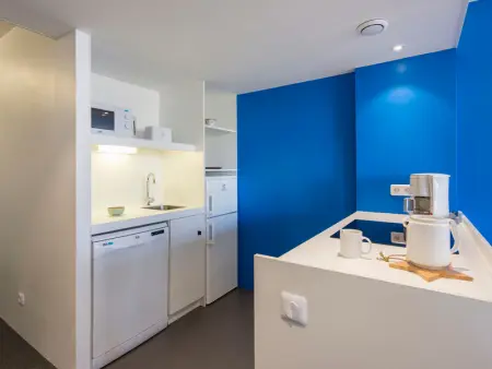 Appartement rénové calme avec balcon, wifi, parking inclus, proche Transarc et commerces - Photo 4