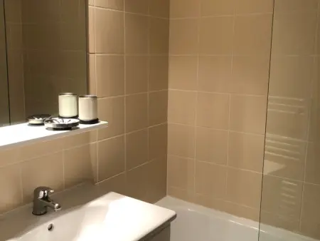 Appartement rénové 7/8 pers, au calme avec balcon, parking et wifi inclus, au centre de la station - Photo 8