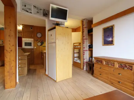 Appartement Rénové au Centre, Balcon Sud-Ouest, Wifi Gratuit, Proche Pistes et Commerces - Photo 2