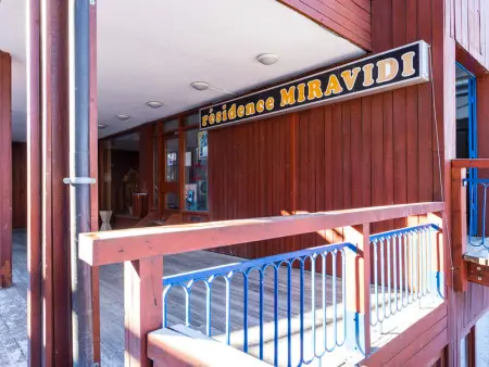 Appartement Rénové au Centre, Balcon Sud-Ouest, Wifi Gratuit, Proche Pistes et Commerces - Photo 15