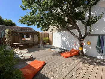 Maison à La Couarde sur Mer, Maison Rénovée avec Jacuzzi et Cuisine d'Été au Centre du Village - L851736