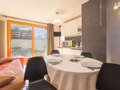 Appartement à La Rosière, Appartement cosy, près des pistes avec WIFI gratuit - L955402