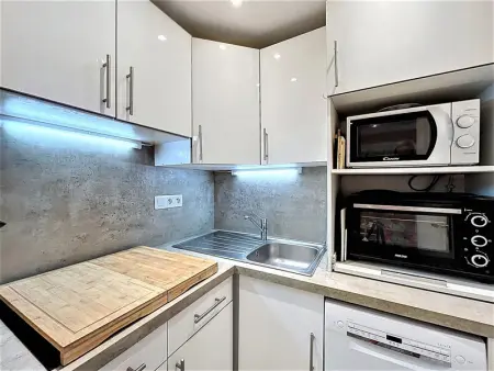 Appartement rénové, accès direct pistes, piscine, animaux admis - Photo 7