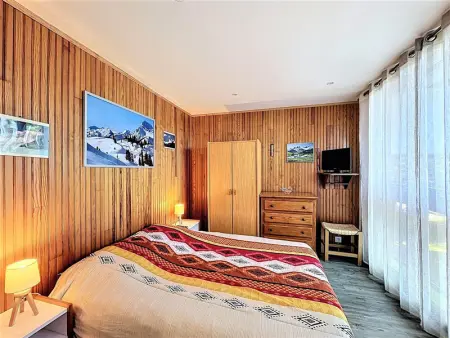 Appartement rénové, accès direct pistes, piscine, animaux admis - Photo 9