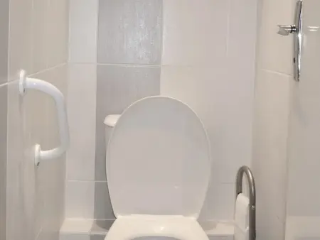 Appartement rénové, accès direct pistes, piscine, animaux admis - Photo 14