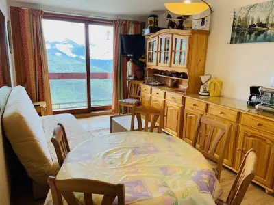 Appartement à Le Corbier, Appartement rénové au pied des pistes avec 2 balcons, piscine et WiFi - L961361