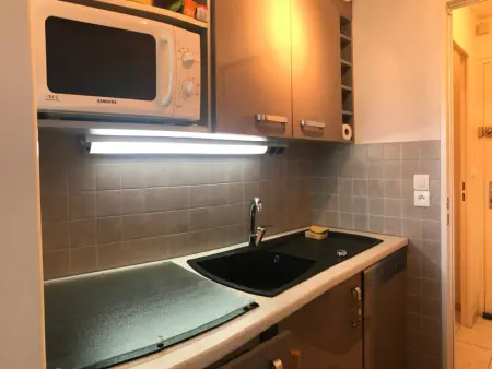 Appartement rénové au pied des pistes avec 2 balcons, piscine et WiFi - Photo 6