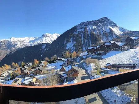 Appartement rénové au pied des pistes avec 2 balcons, piscine et WiFi - Photo 11