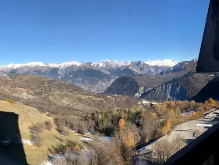 Appartement rénové au pied des pistes avec 2 balcons, piscine et WiFi - Photo 12