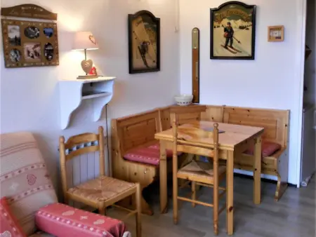 Studio cosy skis aux pieds avec balcon et piscine chauffée - Photo 3