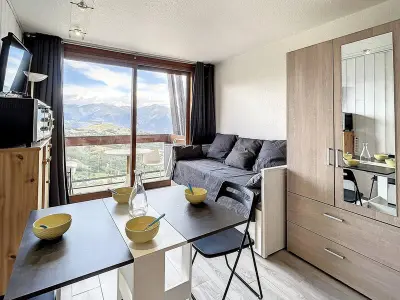 Appartement à Le Corbier, Studio rénové au pied des pistes avec balcon, WIFI gratuit et accès piscine - L897289