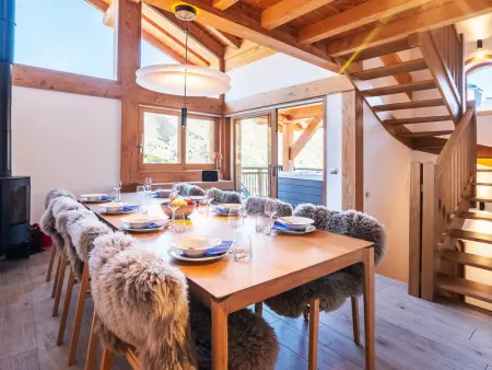 Chalet à Saint Martin de Belleville, Chalet Landenoire · Ski-in/Ski-out · Sauna & Jacuzzi · Parking · WiFi · 8 Pers. - L851852