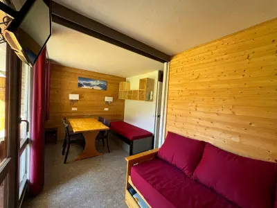 Appartement à Belle Plagne, Studio Rénové au Cœur de la Station avec Balcon et Parking - L897313