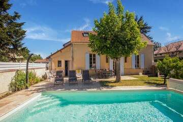 Maison Pool, House 6 persons in Bergerac FR-24100-19