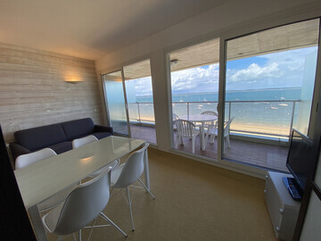 Location Appartement à Arcachon,Charmant T1 rénové avec vue mer, balcon et accès direct plage à Arcachon FR-1-374-190 N°1000384