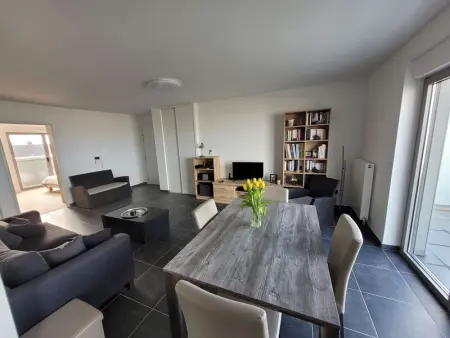 Grand T3 vue mer avec balcon et parking, accès direct plage - Photo 4