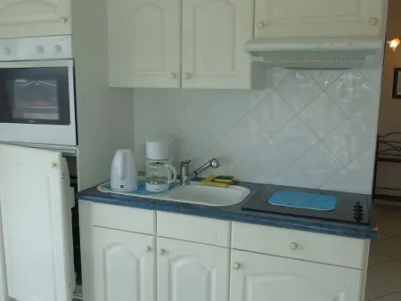 Appartement lumineux à 2 pas de la plage, balcon, ascenseur, TV, lave-linge, animaux admis - Photo 2