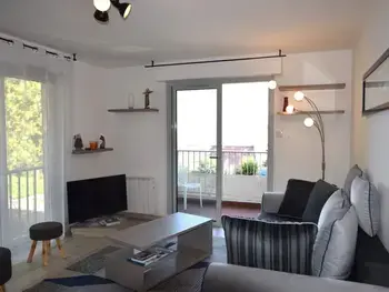 Apartment in Évian les Bains,Appartement moderne avec balcon à Évian-les-Bains FR-1-498-80 N°897539