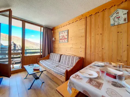 Appartement à Les Menuires, Appartement rénové, lumineux, skis aux pieds, balcon, 5 pers, proche télécabine - L962257