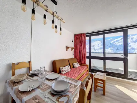 Appartement à Les Menuires, Studio Lumineux 4 Pers, Accès Pistes, Balcon SO, Près Commerces et Remontées, Non Fumeur, Animaux Refusés - L956396