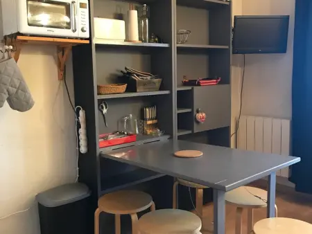 Studio fonctionnel au pied des pistes avec balcon et parking gratuit - Photo 1