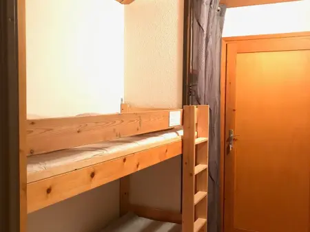 Studio fonctionnel au pied des pistes avec balcon et parking gratuit - Photo 3