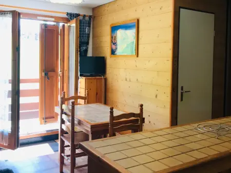 Appartement lumineux sur les pistes, balcon sud, parking gratuit, pour 6 personnes - Photo 1