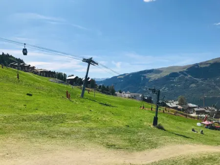 Appartement lumineux sur les pistes, balcon sud, parking gratuit, pour 6 personnes - Photo 8