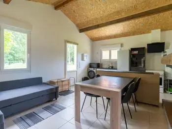 Maison à Biscarrosse,Maison de 40m² à Biscarrosse - Proche lac, pistes cyclables, plage - Accueille 4 pers. - Animaux OK FR-1-319-484 N°852653