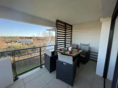 Appartement à Le Grau du Roi, Studio cabine neuf avec terrasse proche plage et centre, parking privé inclus - L897970