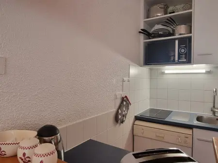 Studio lumineux au pied des pistes avec balcon exposé Sud - Photo 3