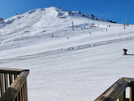 Studio lumineux au pied des pistes avec balcon exposé Sud - Photo 9