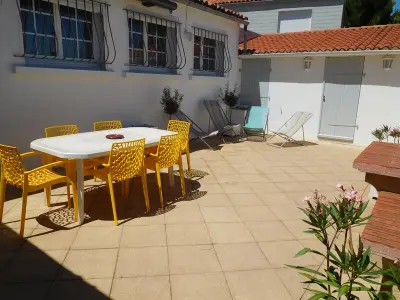 Maison à La Faute sur Mer, Maison à 100m de la plage, 6 pers, équipement complet, patio & parking, proche centre-ville - L852829