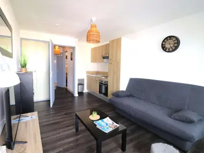 Appartement à Le Grau du Roi, Studio cabine rénové climatisé proche plage pour 4 pers - L898069