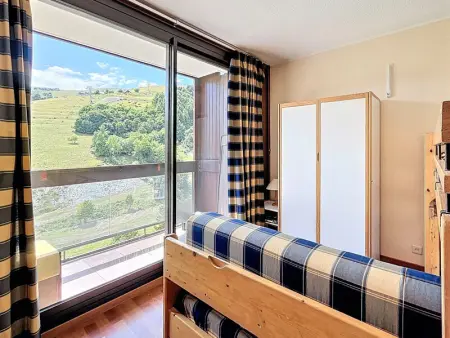 Appartement tout confort skis aux pieds avec balcon et piscine chauffée - Photo 12