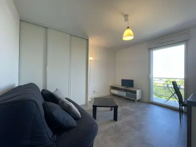 Appartement à La Rochelle, Appartement 2 pièces avec balcon, proche gare et commerces, parking privé, ménage inclus, La Rochelle - L898207