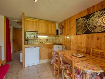 Wohnung in Morillon Village,Appartement cosy à Morillon, proche lac Bleu, terrasse sud, 4 pers, piste ski bus, sans internet FR-1-642-69 N°898268