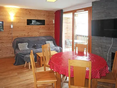 Appartement à Les Orres, Appart rénové 8 pers avec piscine, jacuzzi et sauna aux Orres - L940659