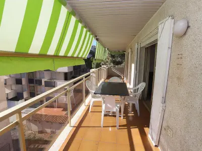 Appartement à Salou, Appartement à Salou : 2 chambres, piscine, Wi-Fi, terrasse privée, proche vie nocturne - L898431