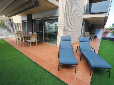Appartement à Salou, Appartement familial à Salou avec terrasse, piscine et à proximité de Port Aventura - L898433