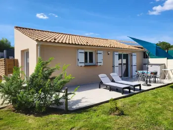 Gite à Saint Vincent sur Jard,Maison rénovée avec jardin partagé de 2000m² à 1,3 km de la plage Clemenceau, idéale pour 4 personnes FR-1-426-510 N°853595