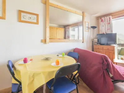 Appartement à Le Corbier, Studio confortable · Skis aux pieds · Balcon · Piscine chauffée · WIFI gratuit - L955875